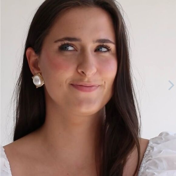 Gold and White Pearl Cabochon Stud Earrings - Picture 2 of 4